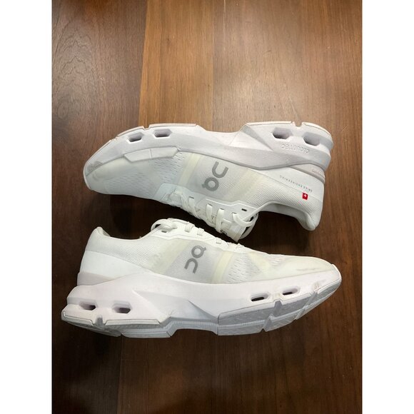 ON Cloudpulse Sneakers in Undyed & Frost 9 with box Mens Athletic Shoes - Picture 7 of 16